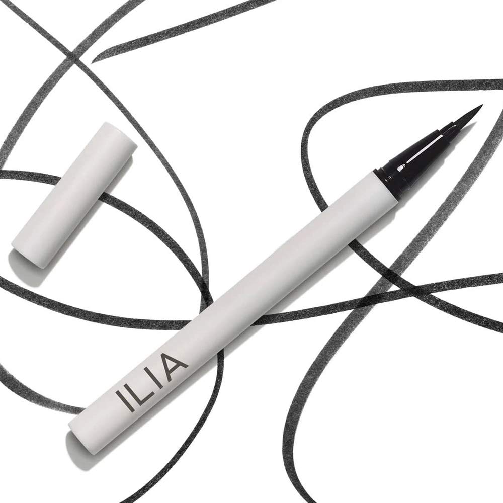ILIA flexible felt-tip allows controlled, precise strokes for easy lining.