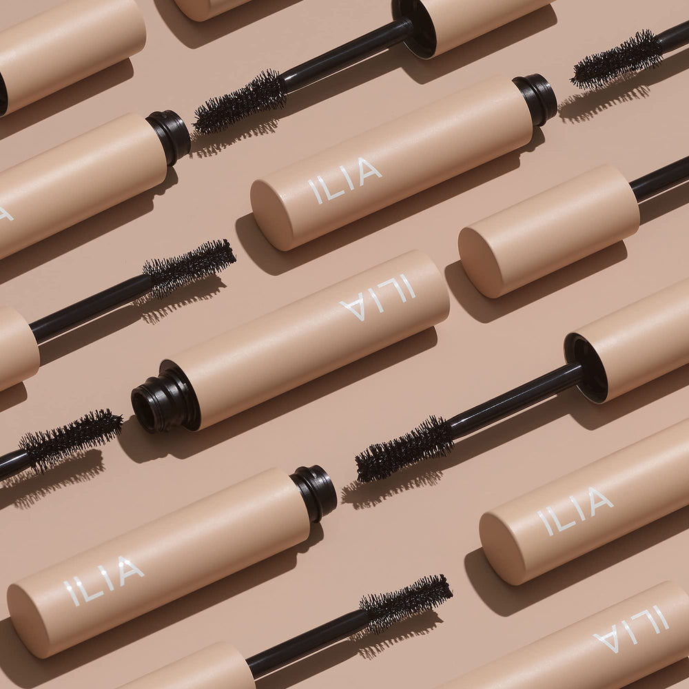 ILIA Fullest Volumizing Mascara lashes-definition shot demonstrates full, thick lashes.