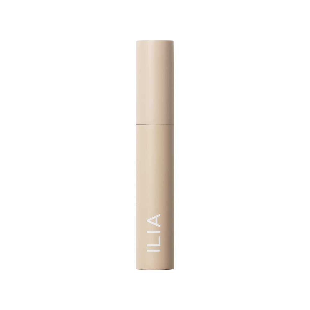 ILIA Fullest Volumizing Mascara lashes-before-after shows lift and fullness.
