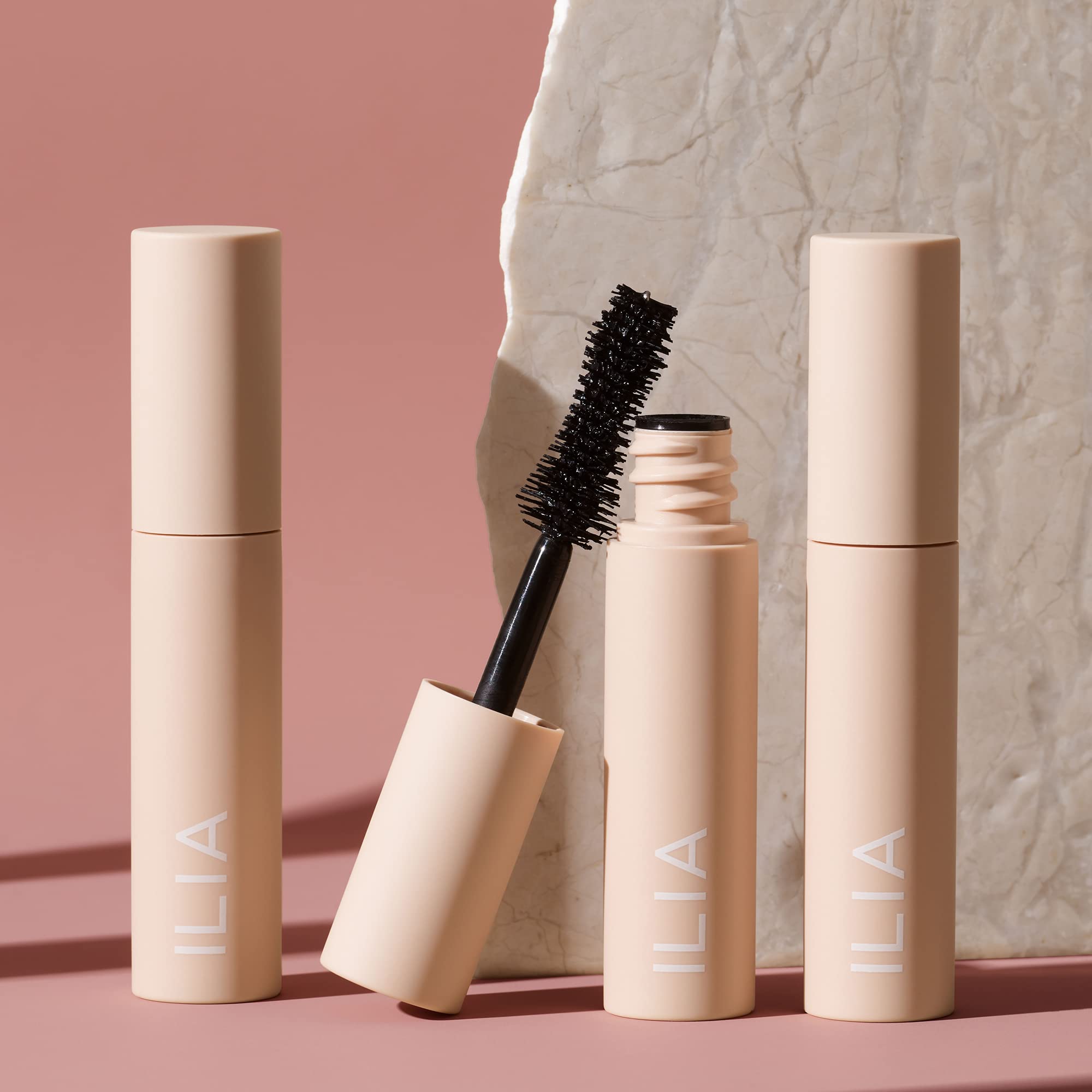 ILIA mascara smudge-free formula in action, easy removal with cleanser.