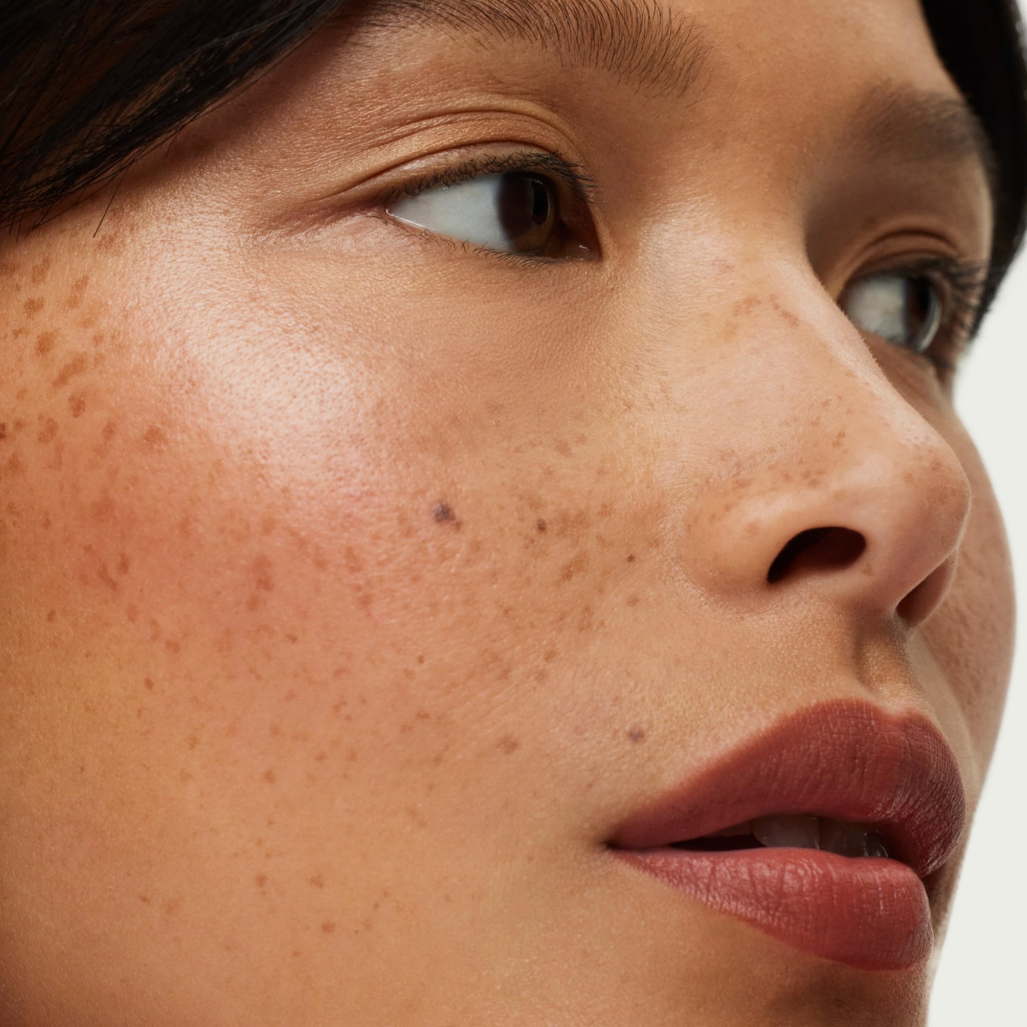 ILIA Lip Sketch Earthen contains Hyaluronic Acid for hydration.