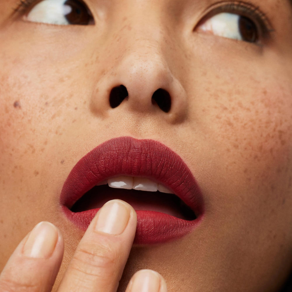 ILIA Lip Sketch Hydrating Crayon hyaluronic acid boosts moisture for plump-looking lips.
