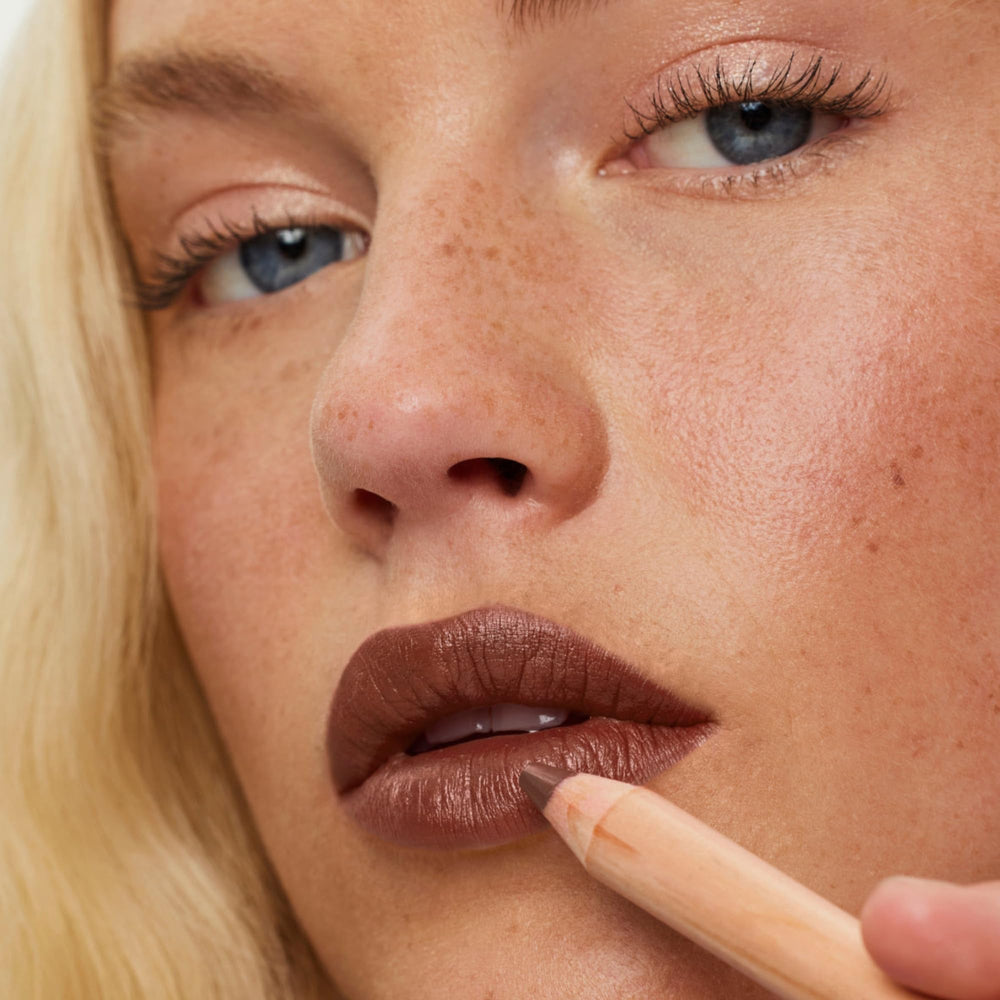 ILIA Lip Sketch Tableau brown soft-matte finish for modern looks