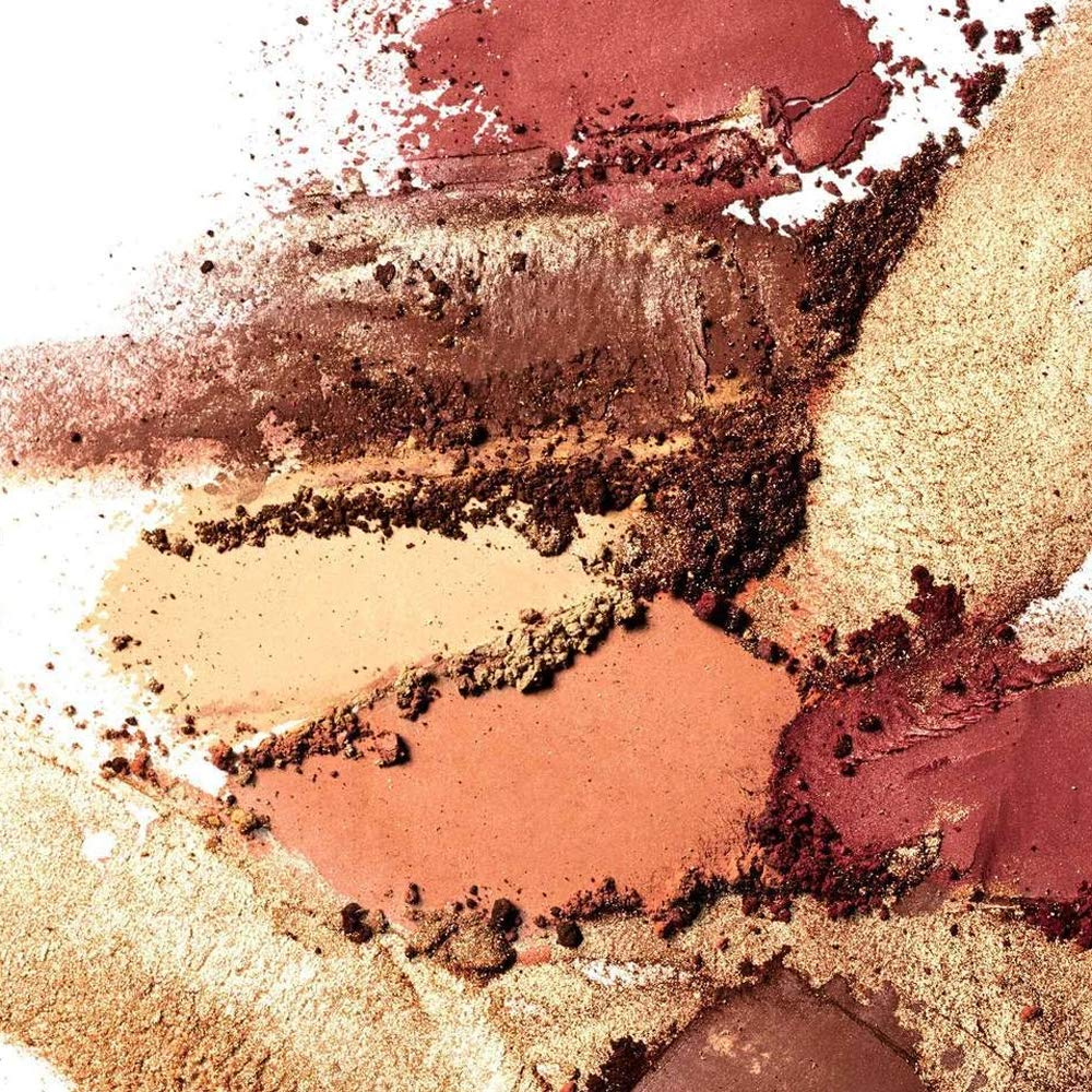 ILIA The Necessary Eyeshadow Palette metallic shade close-up adds subtle shimmer with impact.