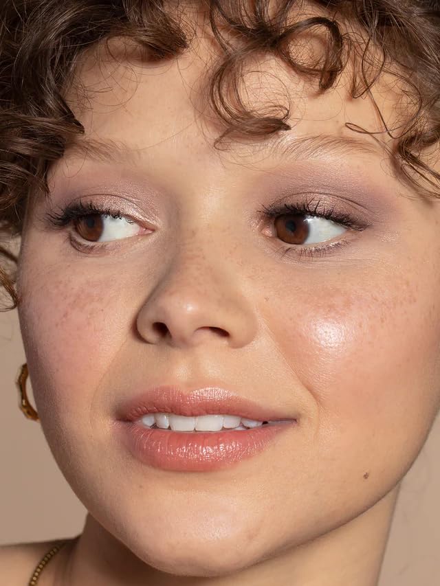 ILIA Necessary Eyeshadow talc-free formula signals clean, guilt-free makeup.