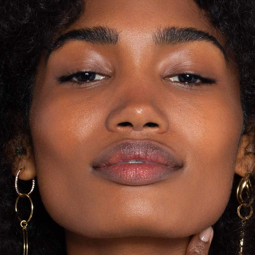 ILIA Super Serum Skin Tint niacinamide close-up signaling smoother texture