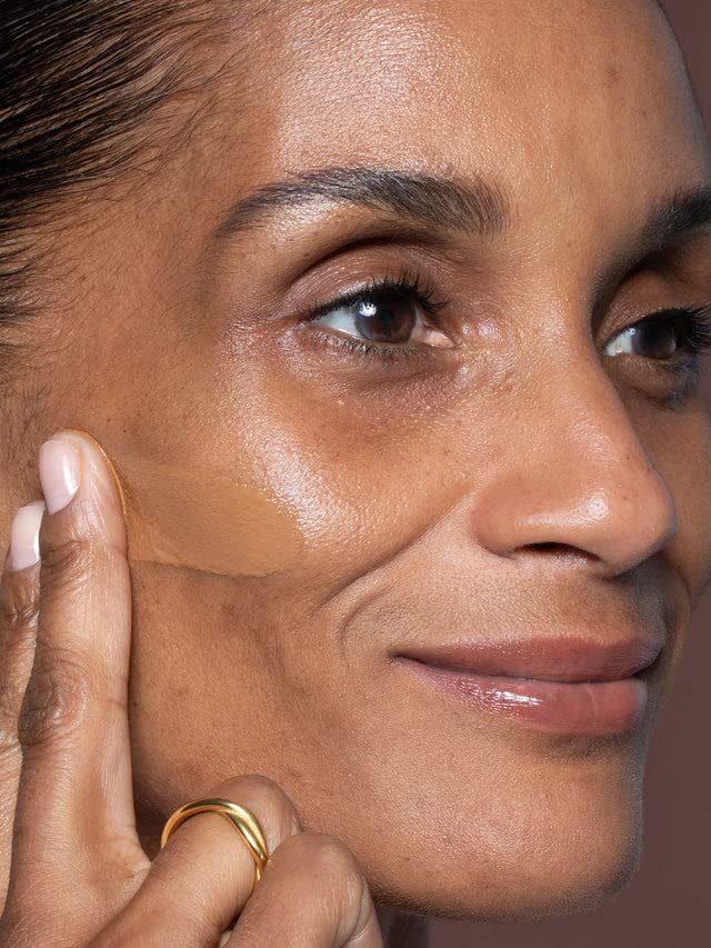 ILIA True Skin Serum Foundation being applied for seamless blend.