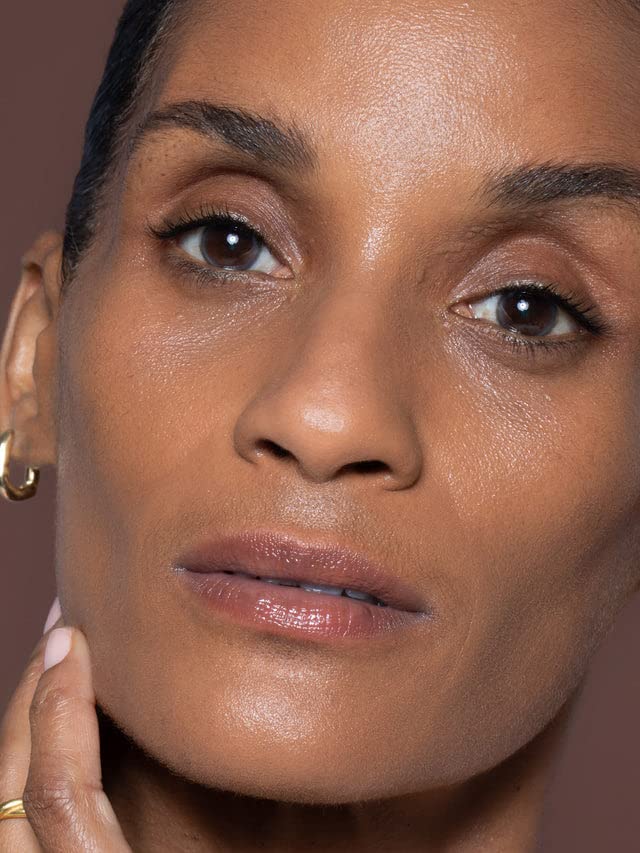 ILIA True Skin Serum Foundation swatches showing buildable coverage across tones.