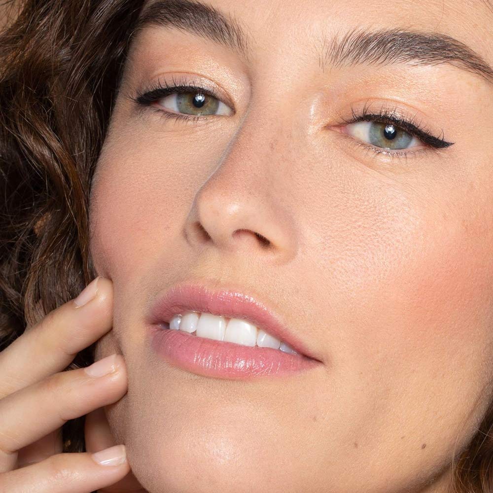 ILIA vegan and cruelty-free eyeliner supports clean beauty choices.