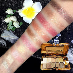 Impeccablery glitter eyeshadow palette wet-application for intensified metallic finish.