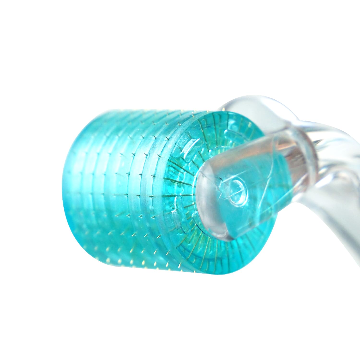 Compact, portable design makes INCELLICE derma roller easy to store