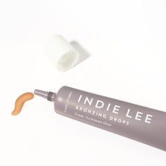 Indie Lee Bronzing Drops universal shade flatters many skin tones with a soft-focus finish.