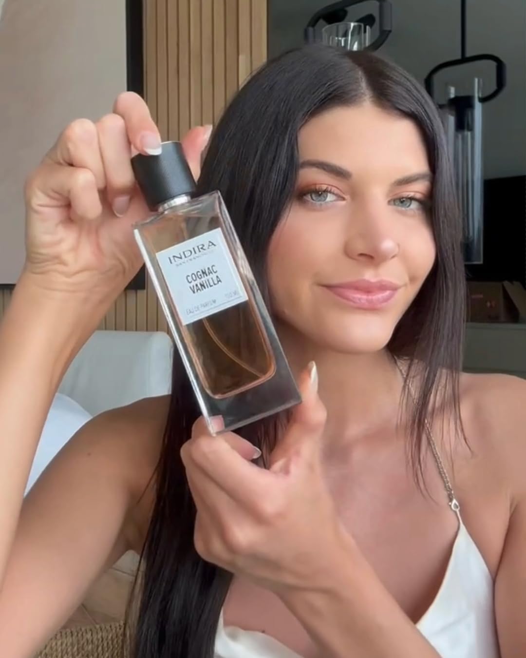 Indira San Francisco base notes of vanilla and sandalwood linger softly.