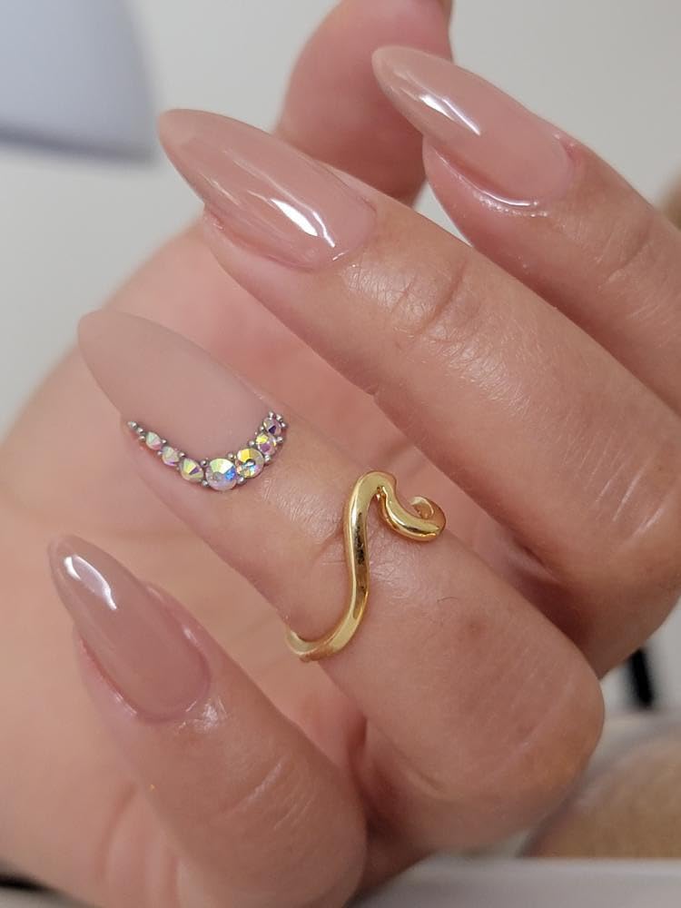 IN.HYPE elastic base recommended for better adhesion on thin nails.