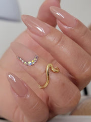 IN.HYPE elastic base recommended for better adhesion on thin nails.