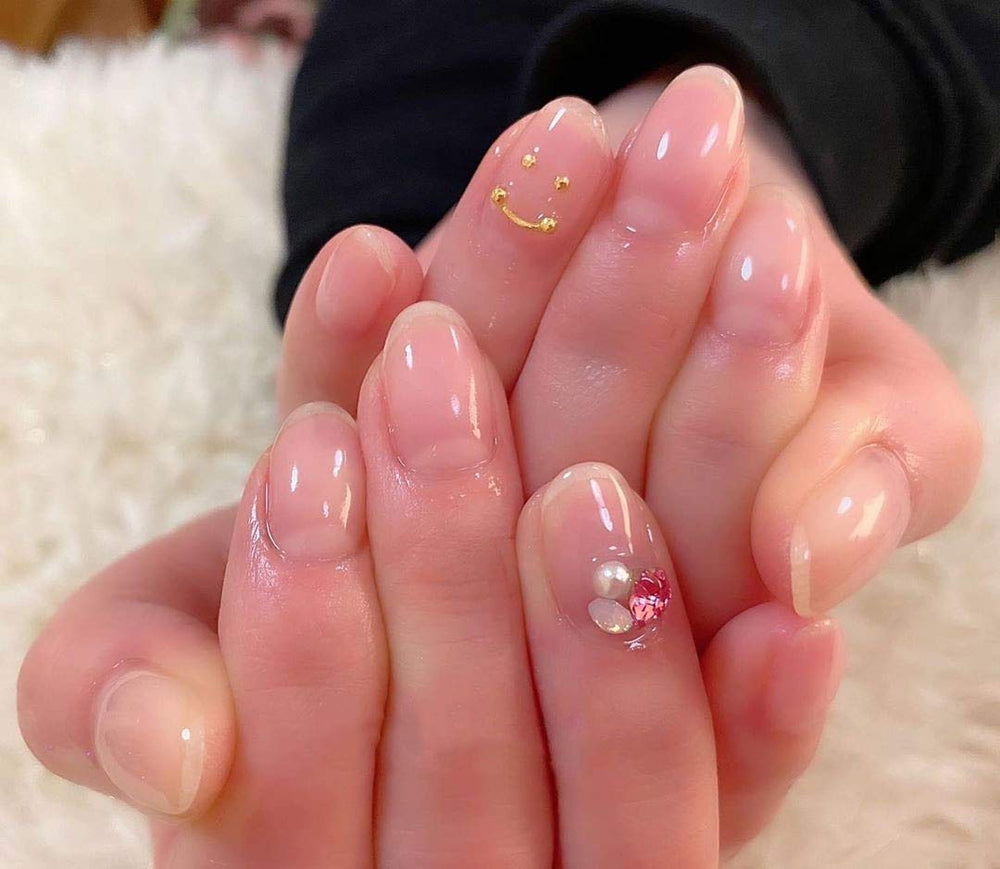 IN.HYPE Express Liquid Builder Gel used for precise overlays near the cuticle area.