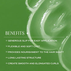 INNERSENSE I Create Curl Memory Gel refill pouch application close-up — smooth, even distribution.