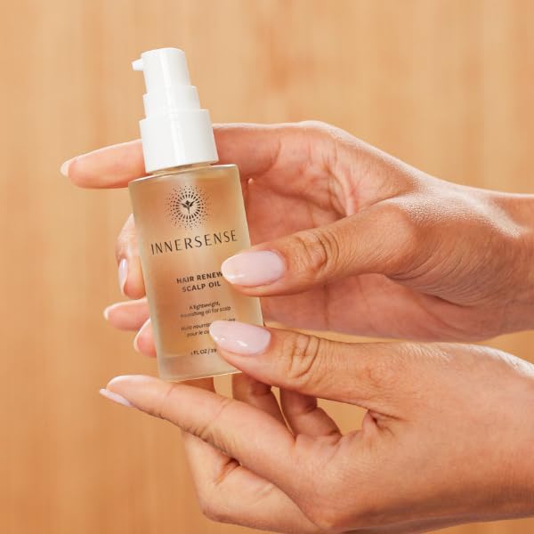 INNERSENSE Renew Scalp Oil texture close-up with non-greasy finish and skin-friendly feel.