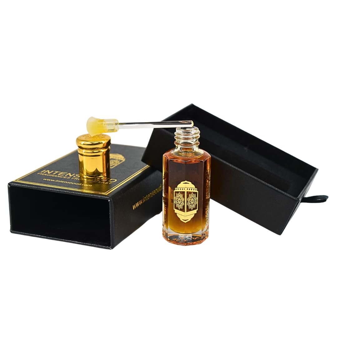 Rose note close-up hints at elegant evening fragrance from Mukhalat Malaki.