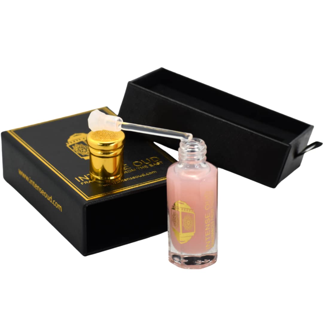INTENSE OUD Pink Musk violet notes evoke a delicate floral aroma.