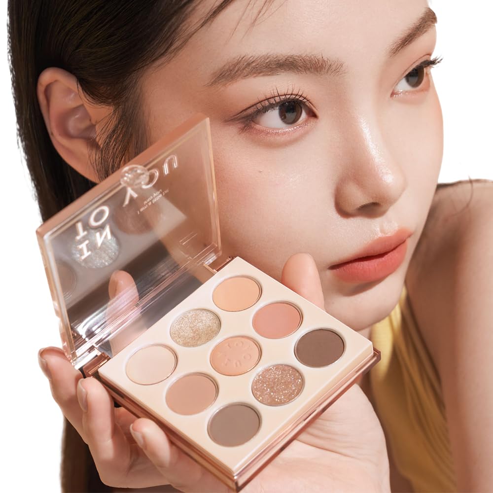 Into You 9 Colors Eyeshadow Palette blend texture close-up shows creamy, smooth application.