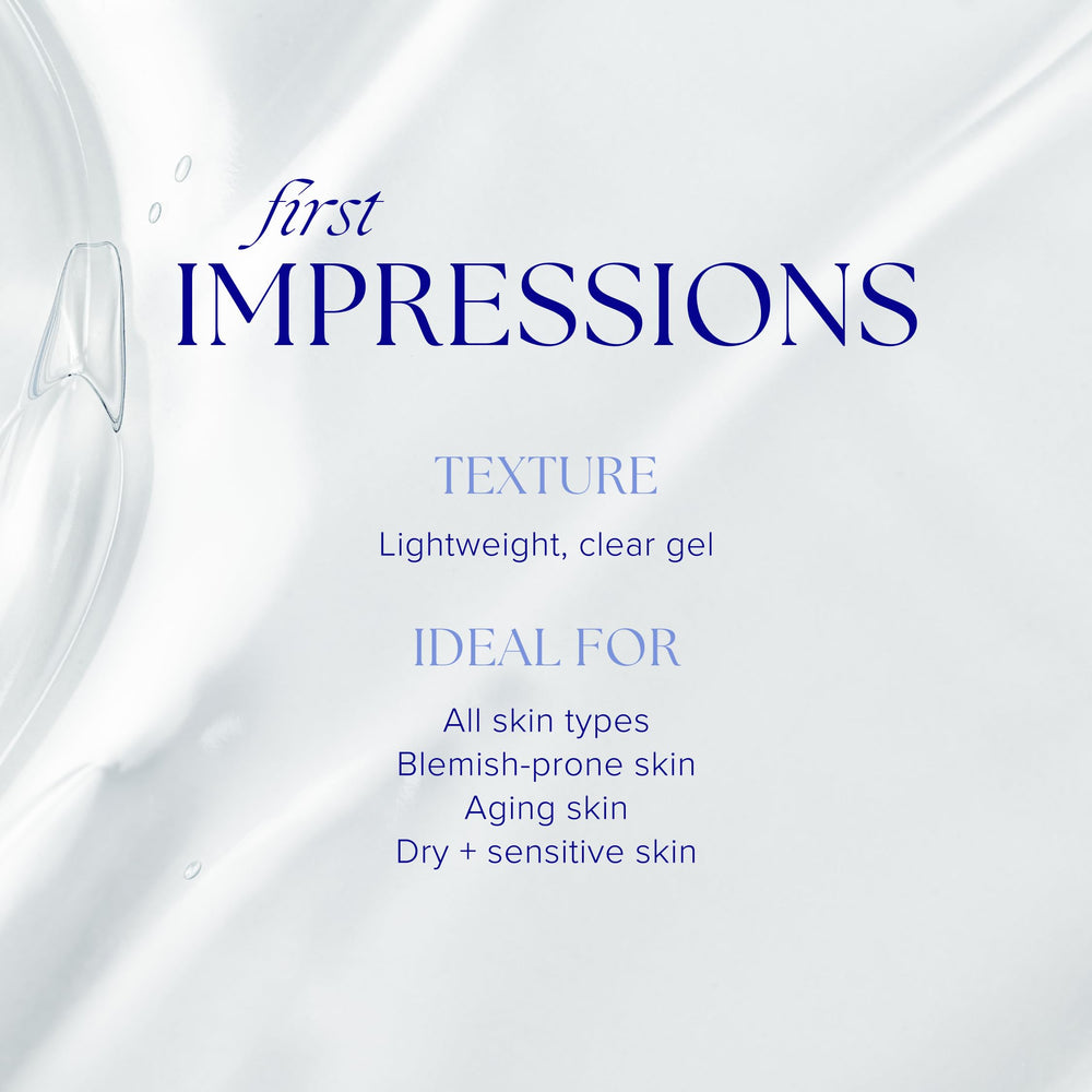 iS CLINICAL Cleansing Complex foaming gel for makeup removal and easy cleansing