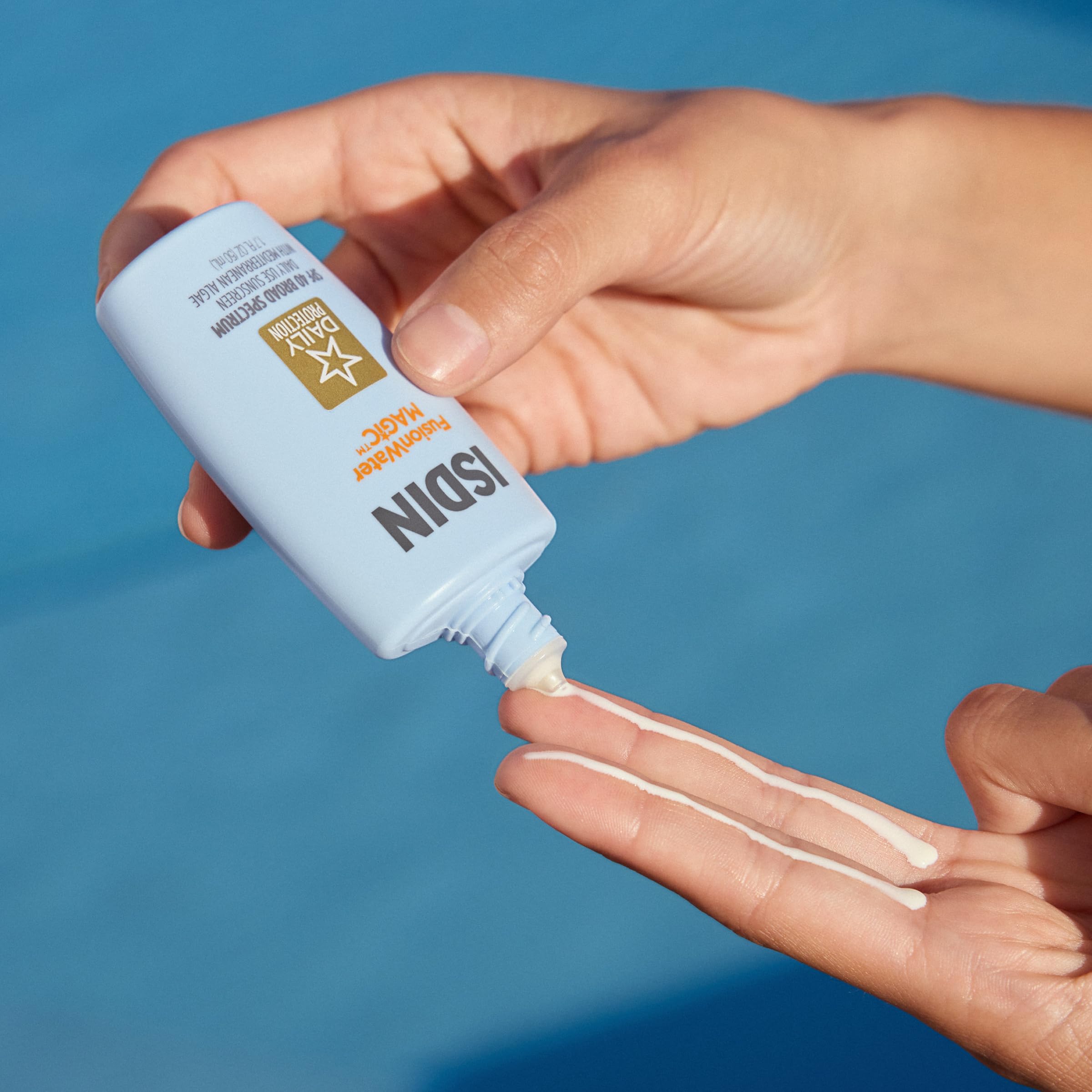 ISDIN Hyaluronic Acid and Vitamin E support skin-friendly care.