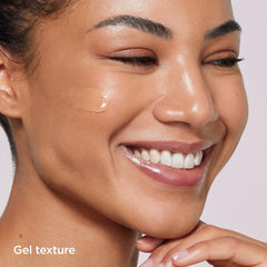 ISDIN Glicoisdin 25 Intense gel texture displayed on skin.