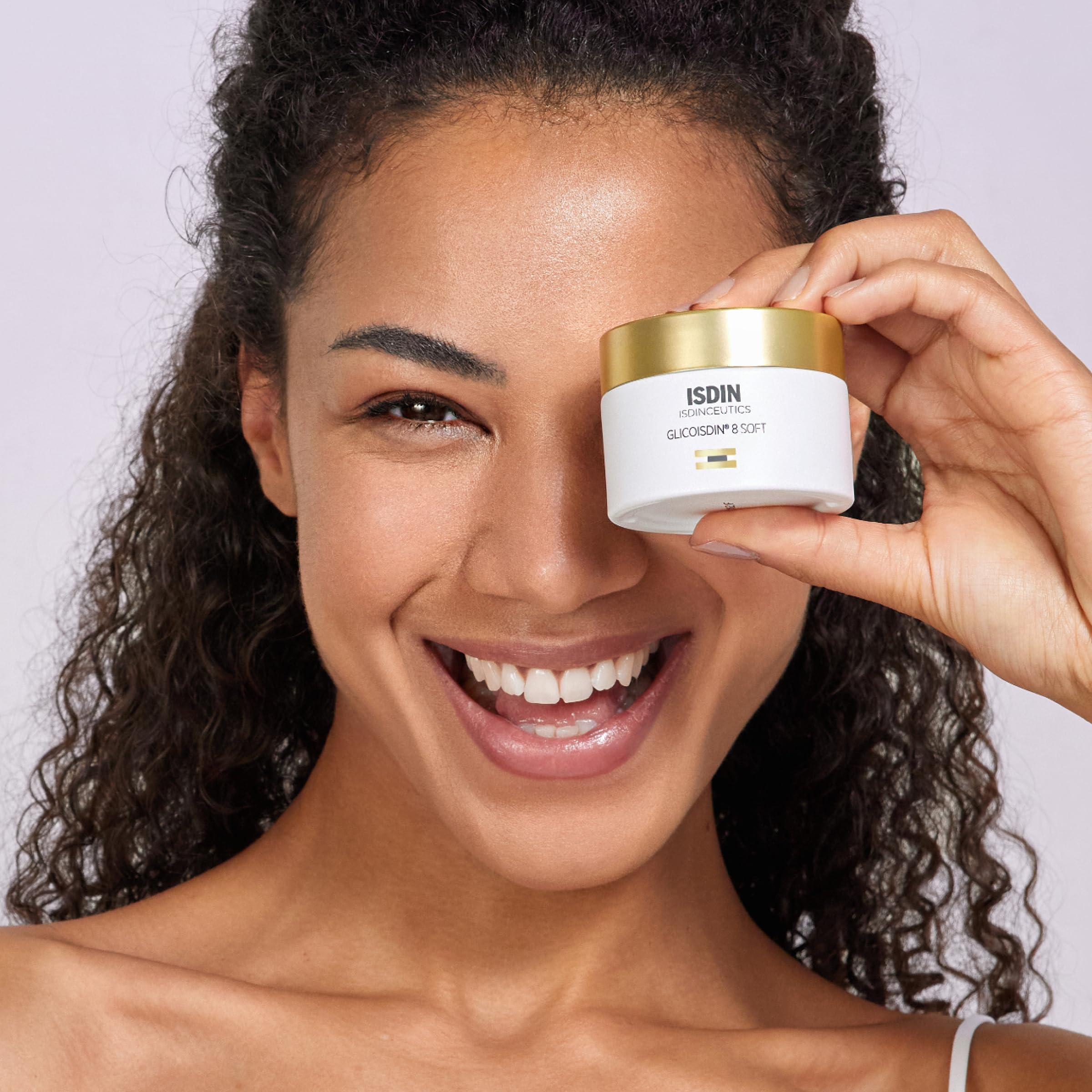 ISDIN Glicoisdin8 Soft cream texture swatch showing gentle exfoliation on skin