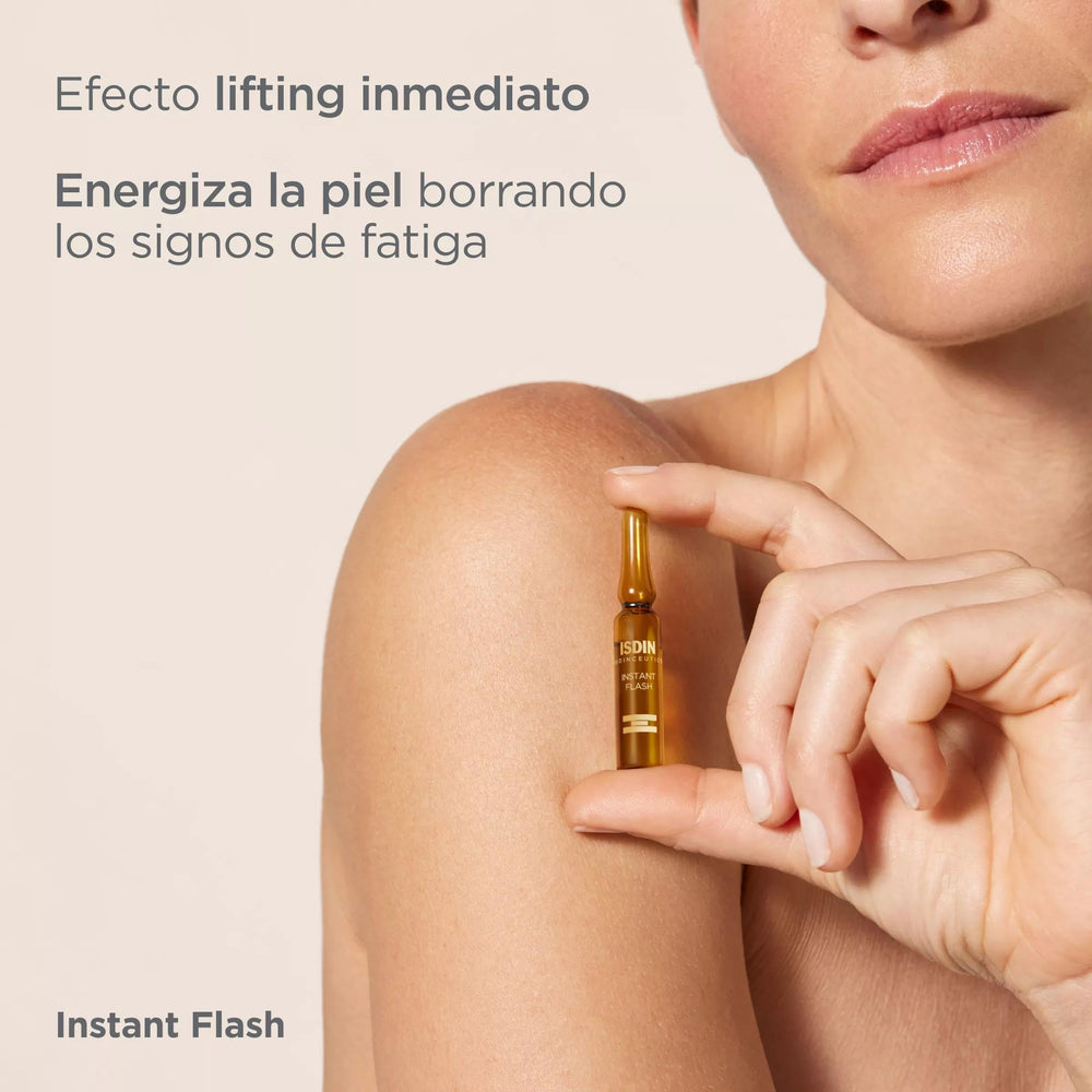 ISDIN Isdinceutics Instant Flash Serum application routine demonstrates quick daily use