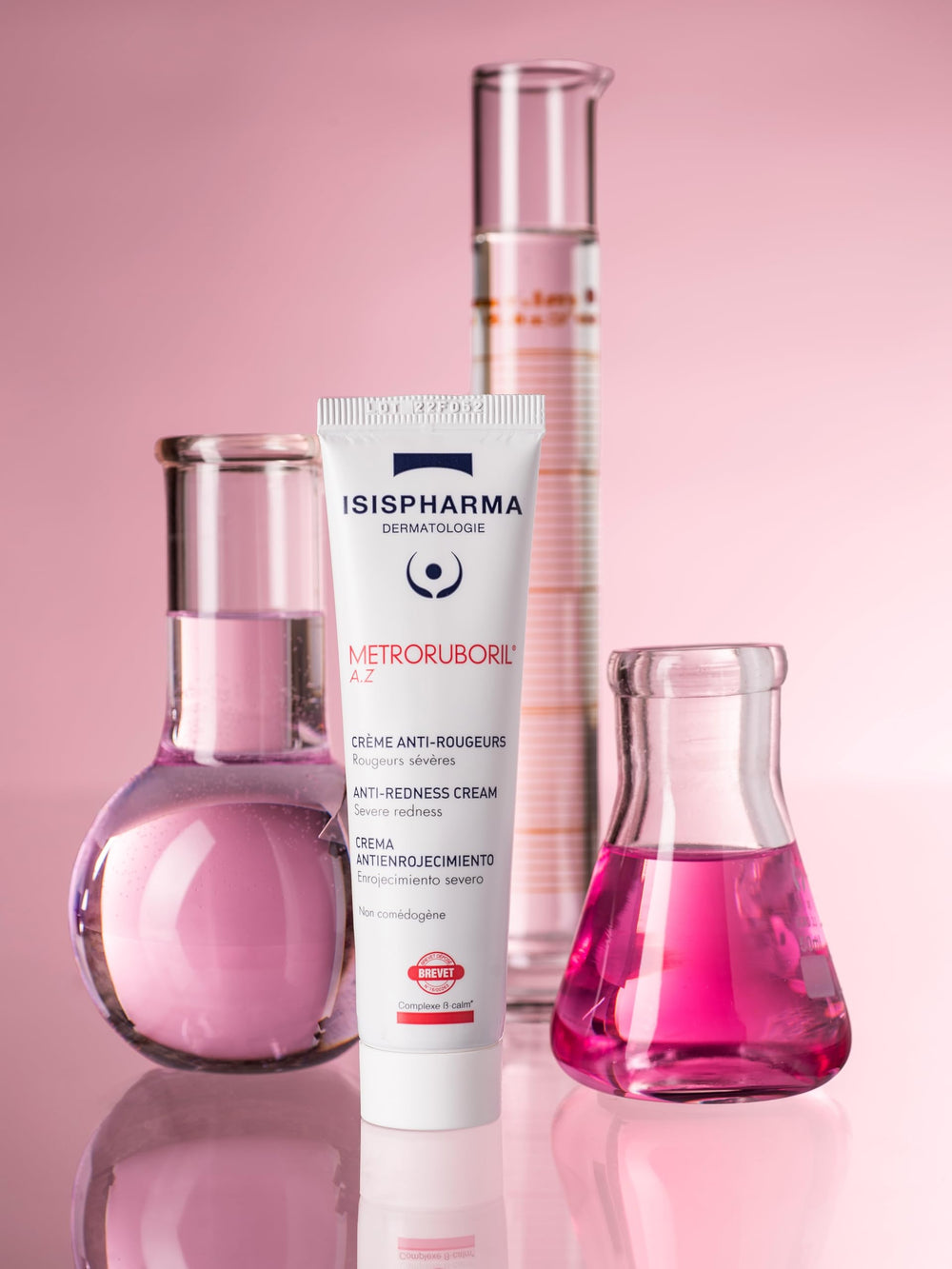 IsisPharma lightweight 30ml tube applying cream for everyday use.