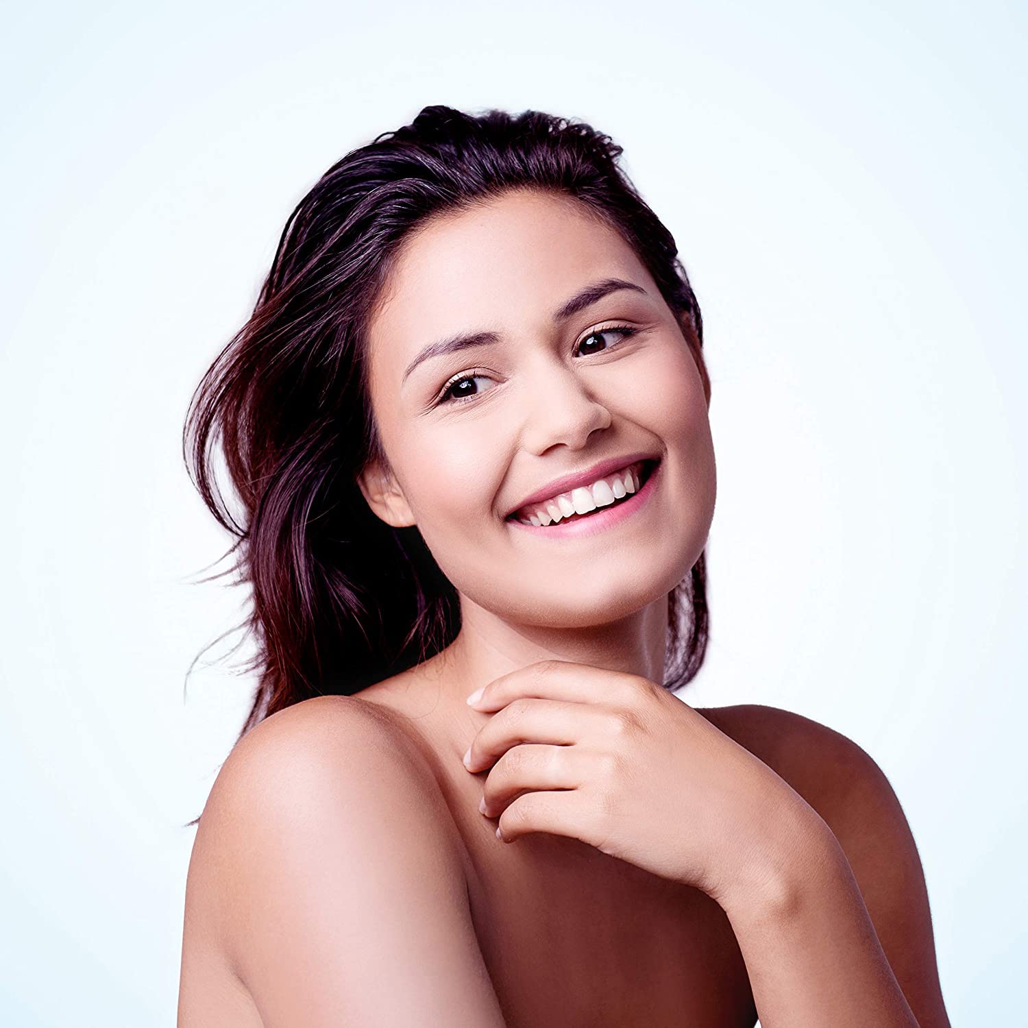 IsisPharma Neotone Prevent SPF 50+ application on face for even tone.