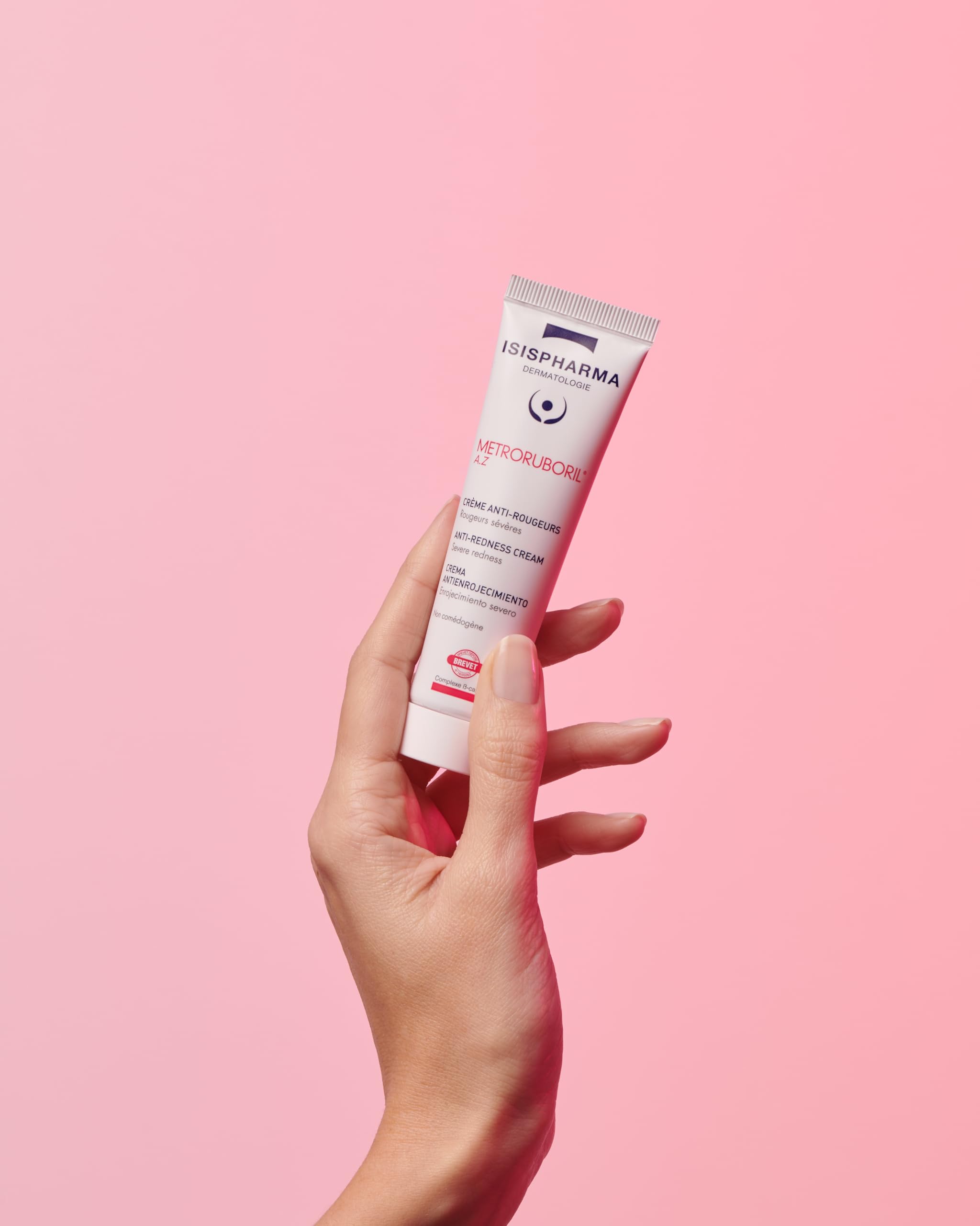 IsisPharma packaging 30ml ready for daily skincare routine.