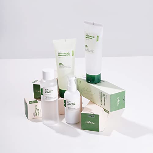 IsNtree Aloe Soothing Gel swatch shows translucent gel texture