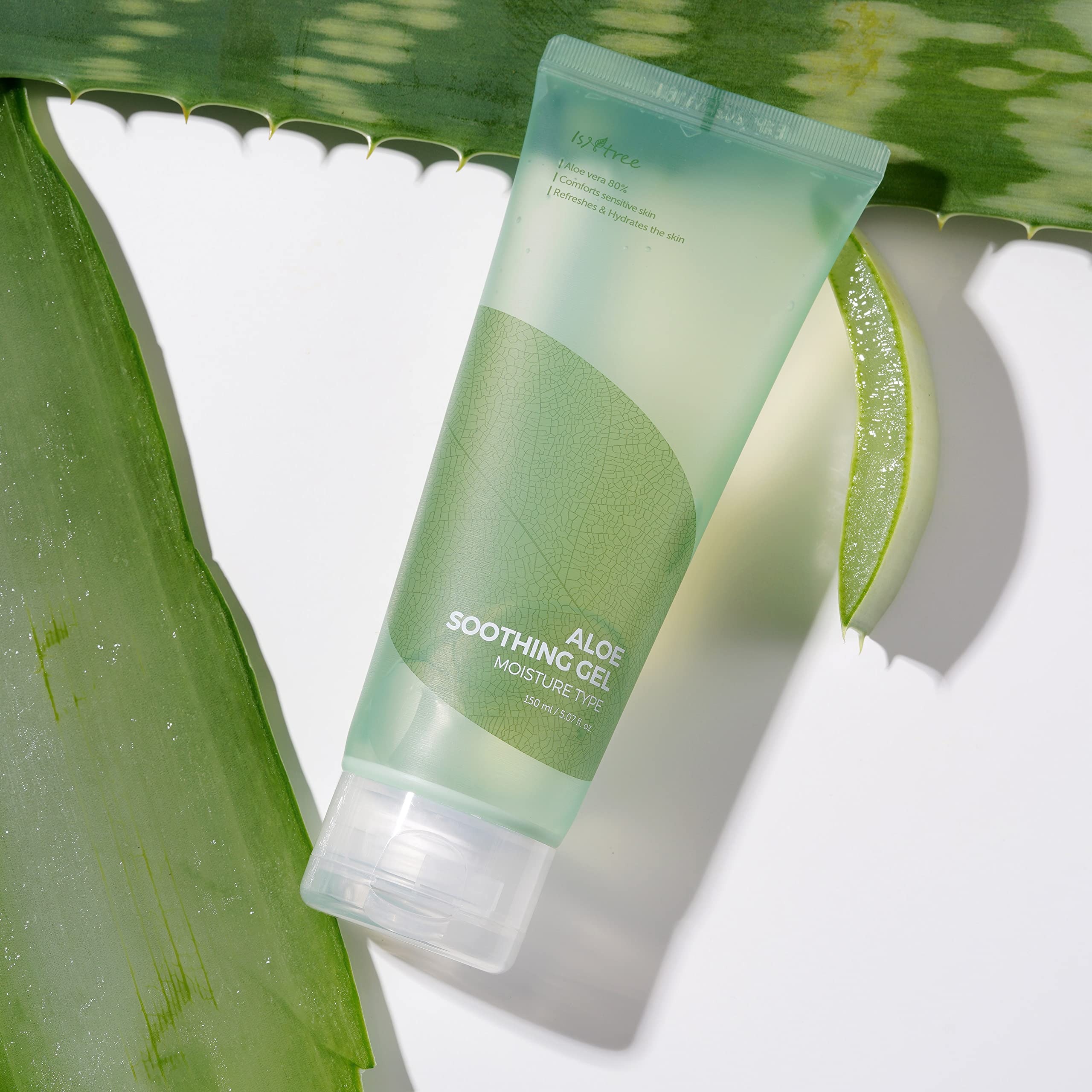 IsNtree Aloe Soothing Gel texture closeup, lightweight and fast absorbing
