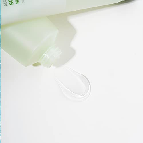 IsNtree Aloe Soothing Gel packaging features an easy pump for convenient use