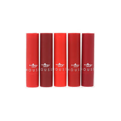 Italia Deluxe Marilyn swatch reveals classic red with smooth, lightweight feel.