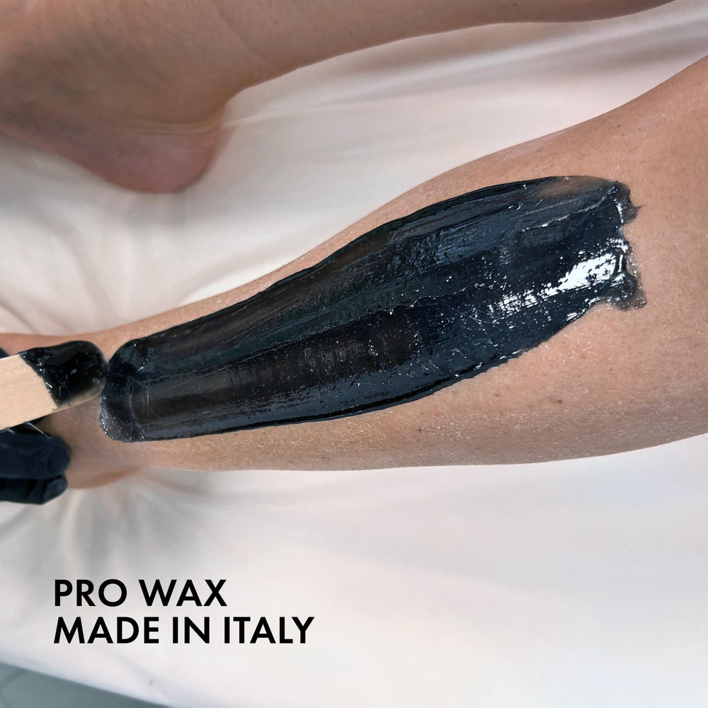 Italwax Black Magic Halloween edition with glitter finish.