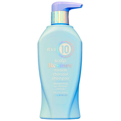 Shampoing charbon actif It's a 10 Haircare, bouteille prête pour purifier le cuir chevelu.