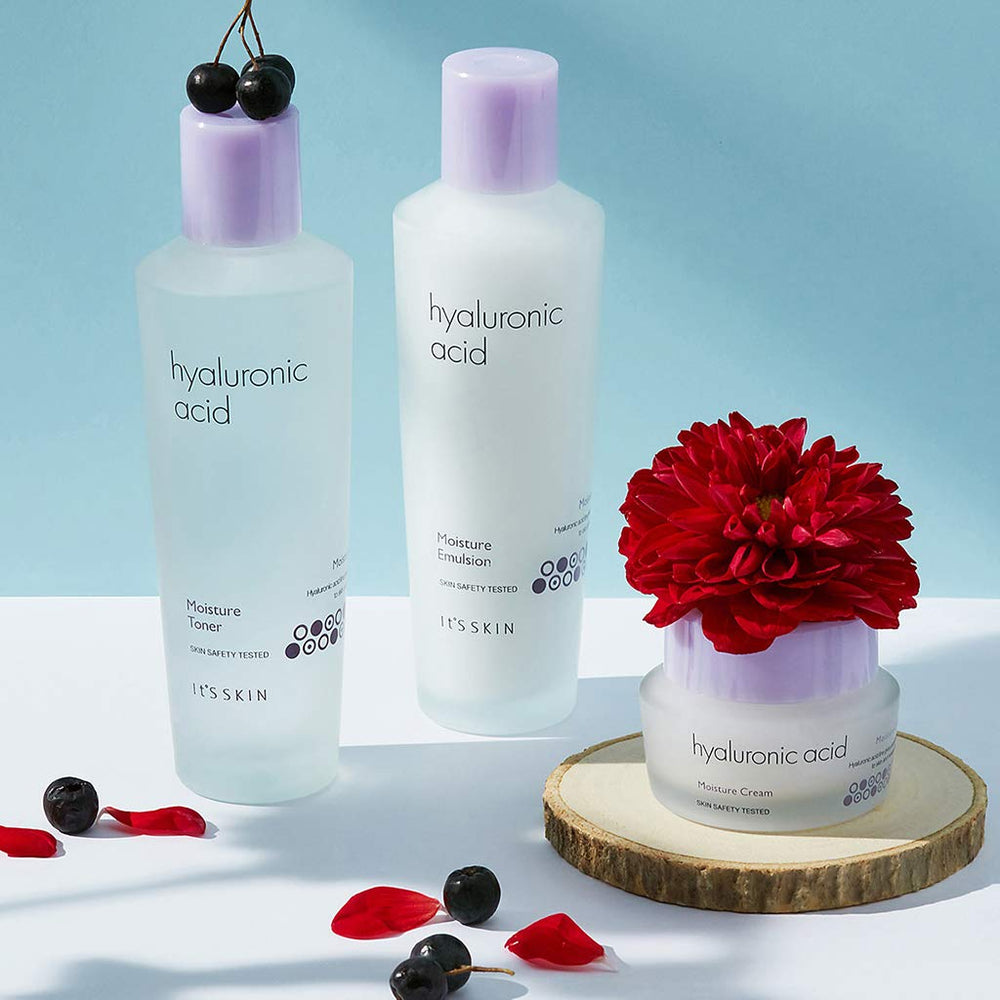 It's SKIN Hyaluronic Acid Moisture Emulsion texture close-up shows creamy lightweight feel