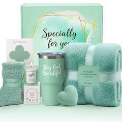 IZZUBIZ Christmas spa gift set basket close-up for luxurious home pampering.