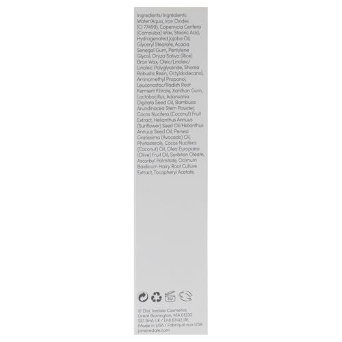 Rich black pigment of Jane Iredale Beyond Lash Mascara for dense color