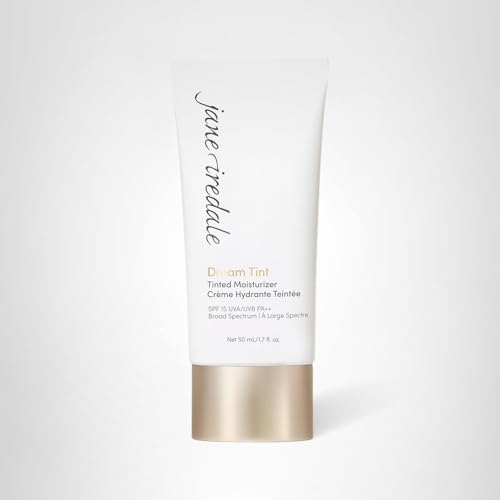 Using a blending brush to apply Dream Tint for natural coverage
