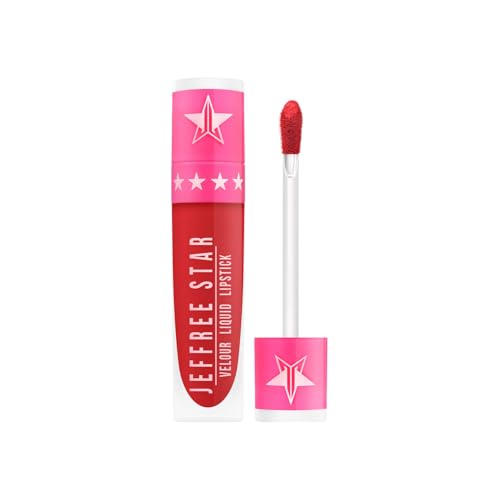 Jeffree Star Velour Redrum wand application for precise, center-to-outward color