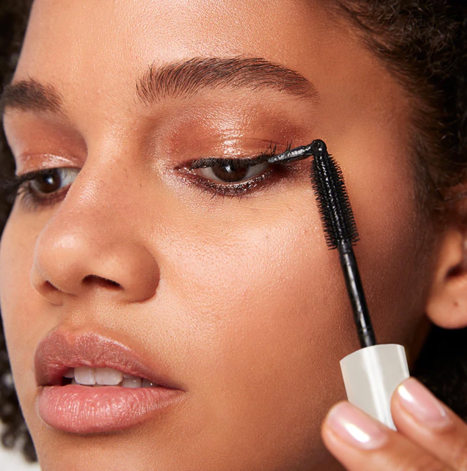 Day to night versatility: natural to dramatic looks with FLYK Trick Mascara