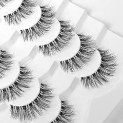 Jiocolor fluffy 3D volume lashes closeup for natural-looking fullness.