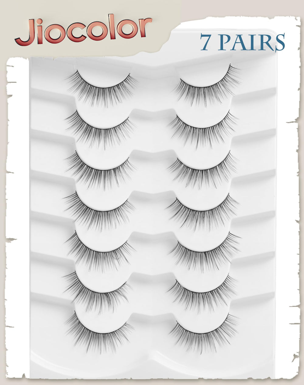 Jiocolor mink lashes offer 3D volume created by layered clusters.