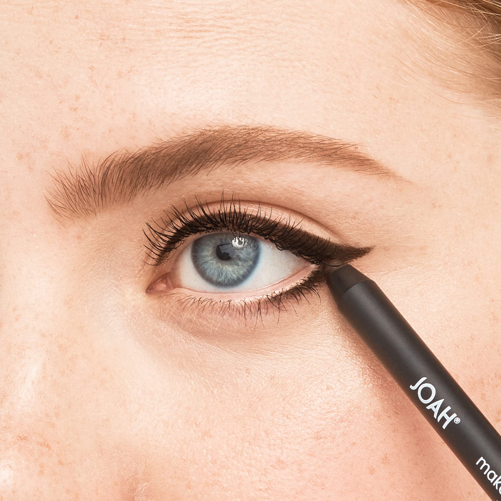 JOAH Make Her Gel-ous Espresso swirl-on-lash-line for defined eyes.