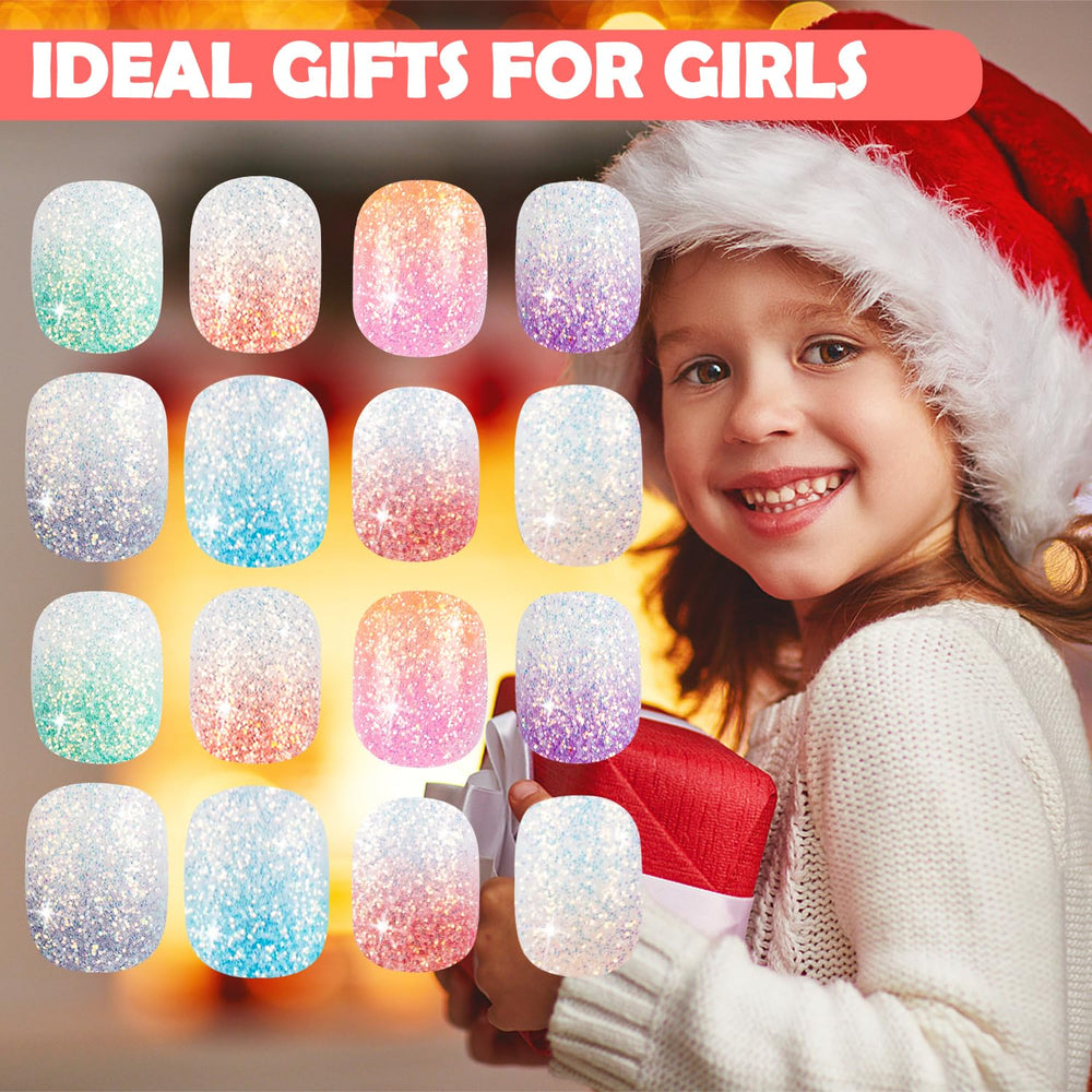 JOAOYO sparkling nails on little hands at parties