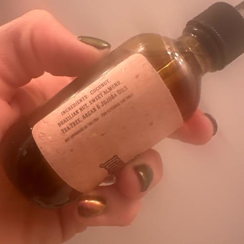 Tea Tree Oil ingredient close-up indicating refreshing beard care.